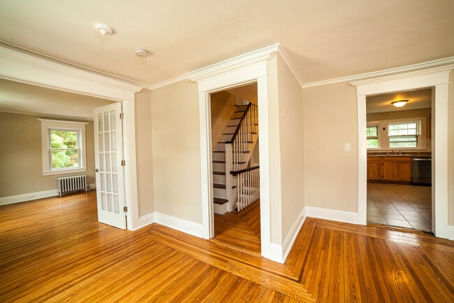 Building Photo - 25 Jardine Rd