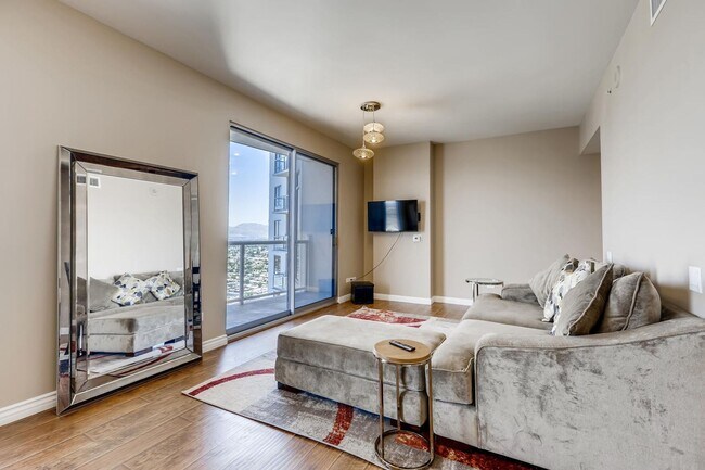 Building Photo - Furnished High rise Just Off the Las Vegas...