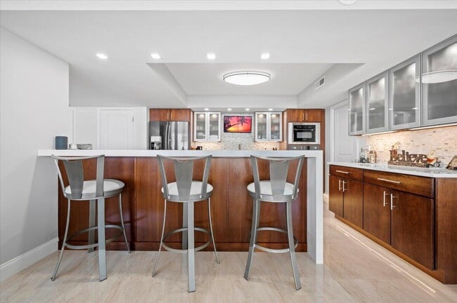 Building Photo - 4200 N Ocean Dr