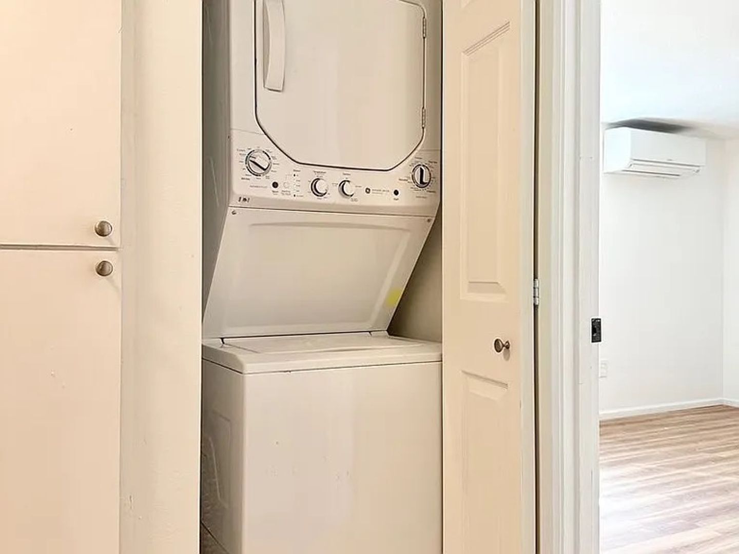 Building Photo - NW Cherry Place (295) Duplex