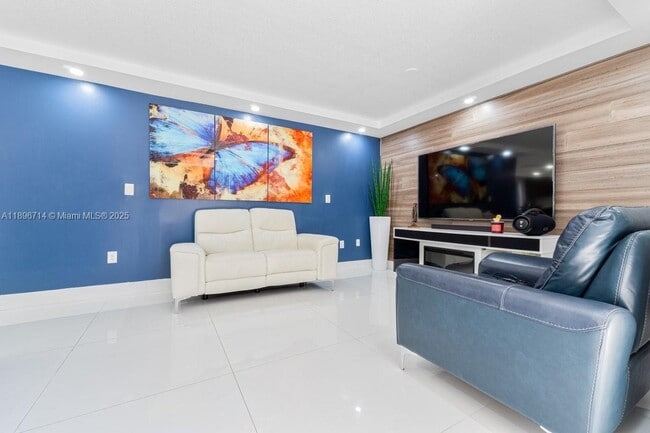 Building Photo - 9035 SW 156th Ct