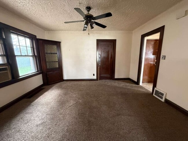 Building Photo - 17926 E Park Dr