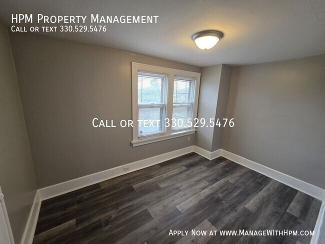 Building Photo - 1820 Malasia Rd