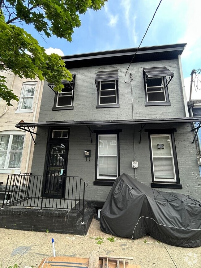 Building Photo - 48 Dickinson St