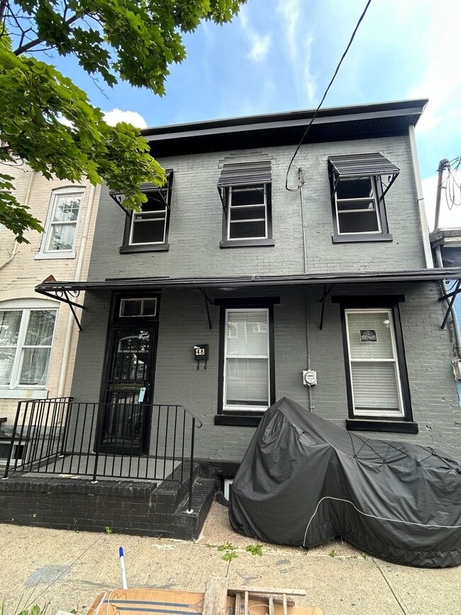 Primary Photo - 48 Dickinson St