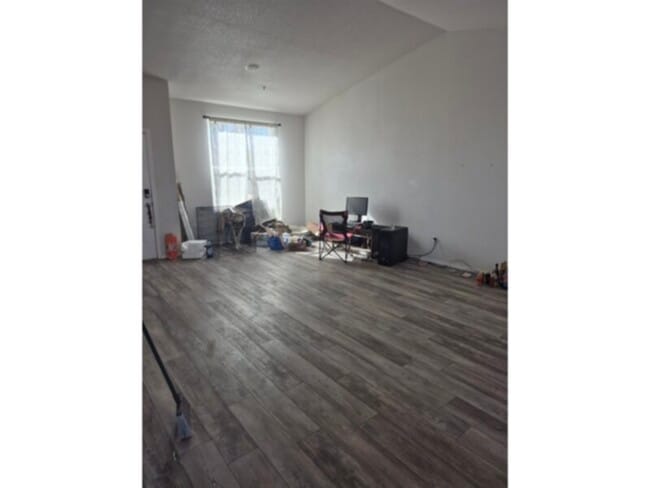 Building Photo - Single Family Home