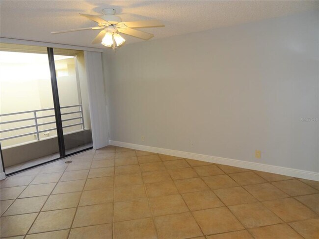 Building Photo - 2775 Kipps Colony Dr S