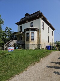 Building Photo - 110 4th St