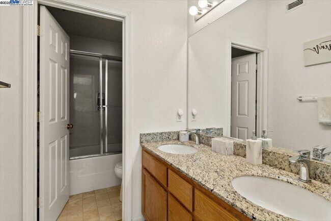 Building Photo - 5006 Starling St