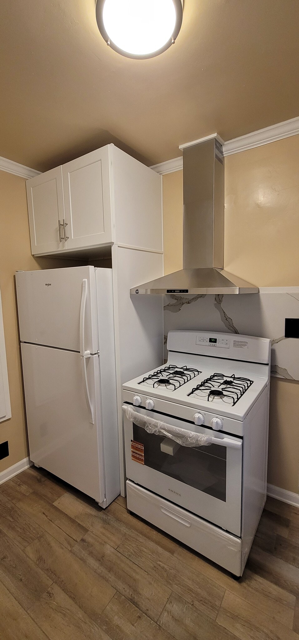 Building Photo - 2016 W 35th St