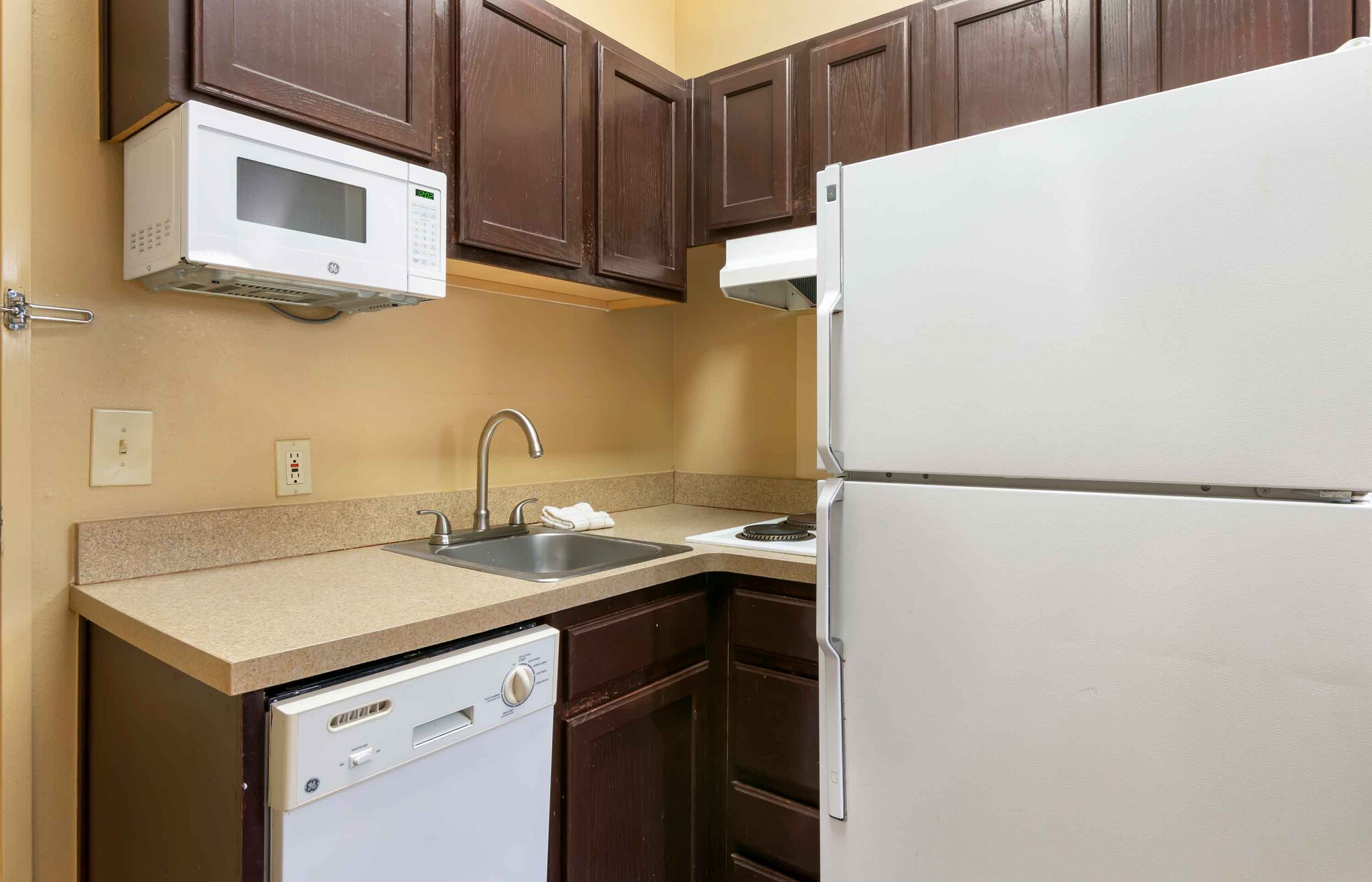 Building Photo - Furnished Studio-Kansas City - Overland Park - Metcalf Ave