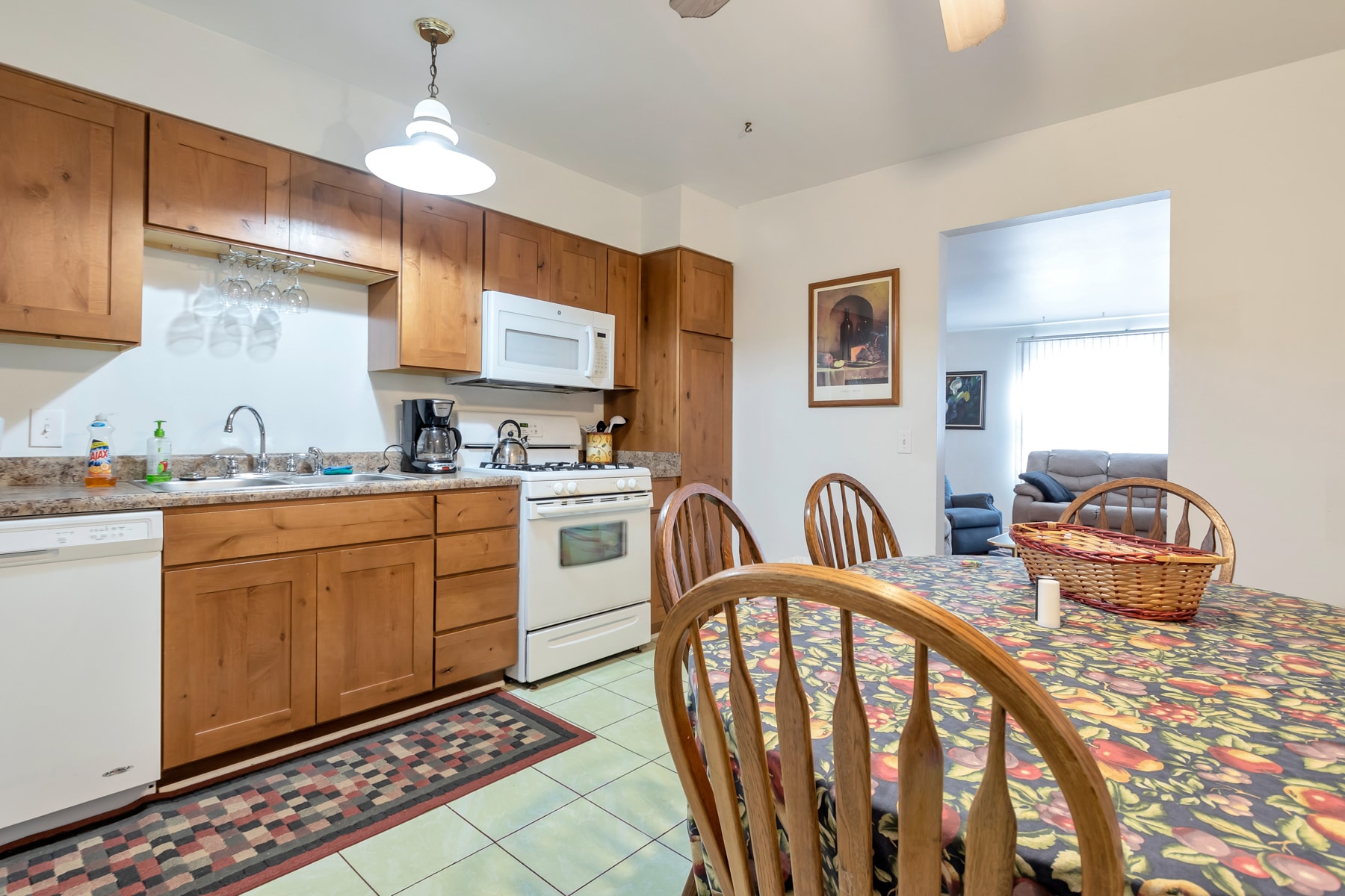 kitchen - 1693 E Fort Union Blvd