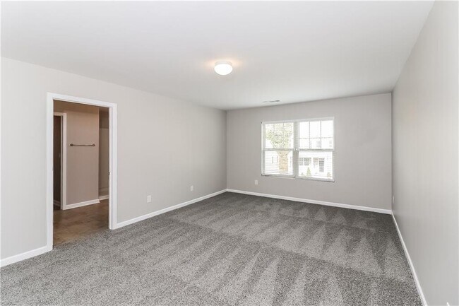 Building Photo - 315 Heritage Club Cir