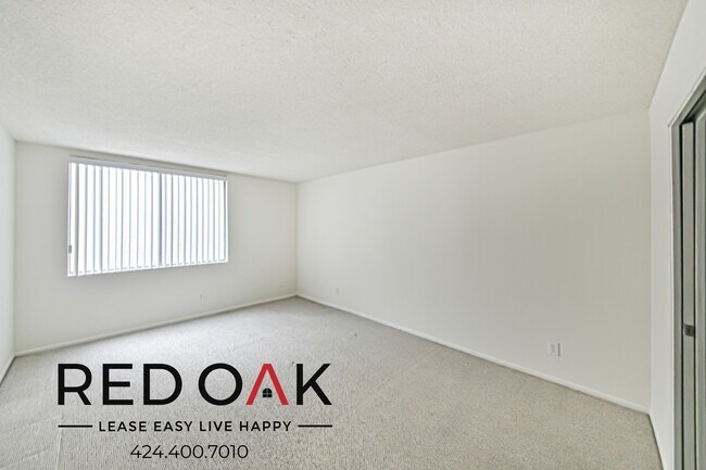 Building Photo - ~3 Weeks FREE~ Spacious Two Bedroom with a...