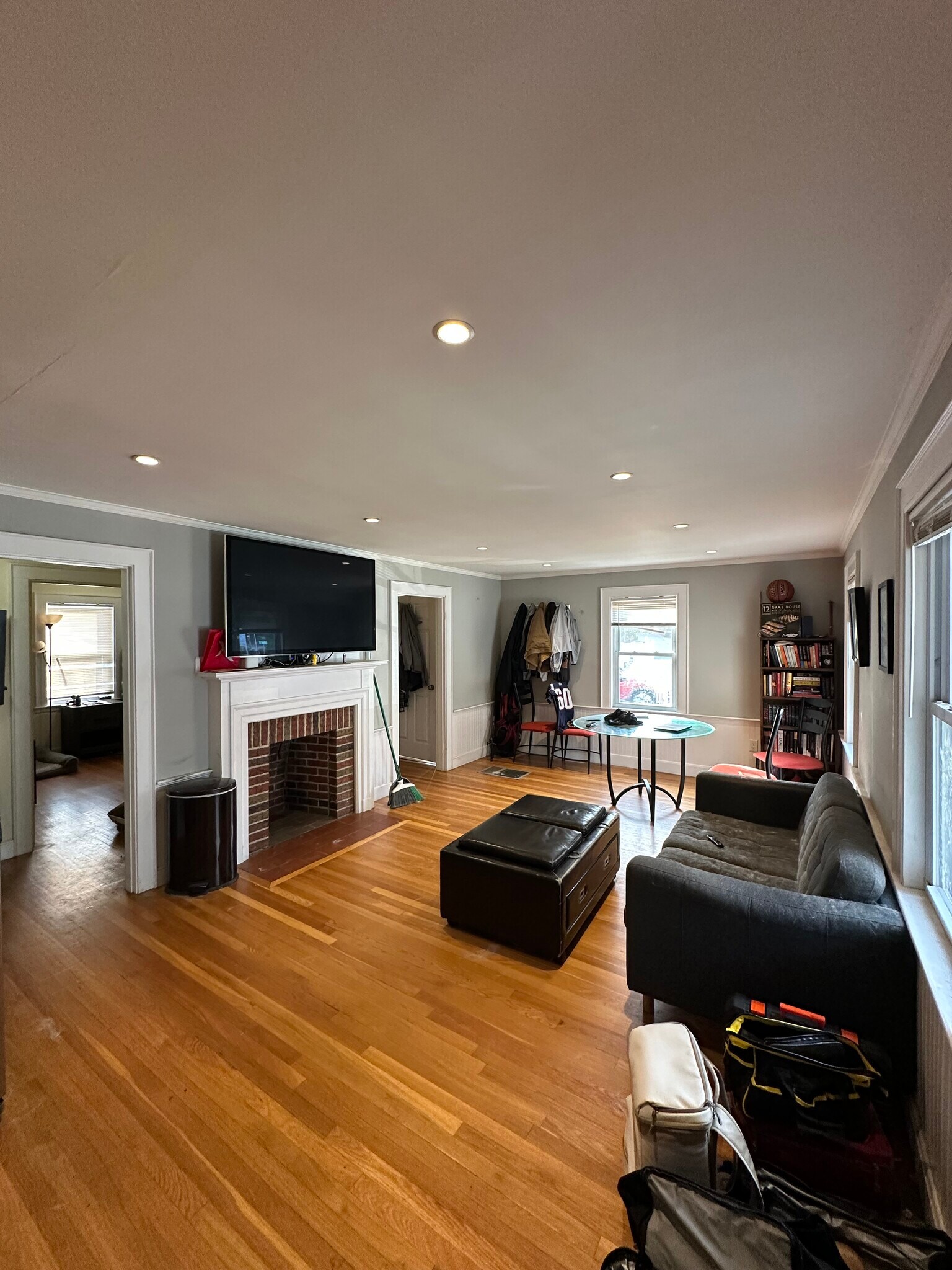 Building Photo - 136 W Squantum St
