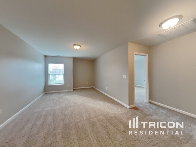 Building Photo - 151 N Great White Way
