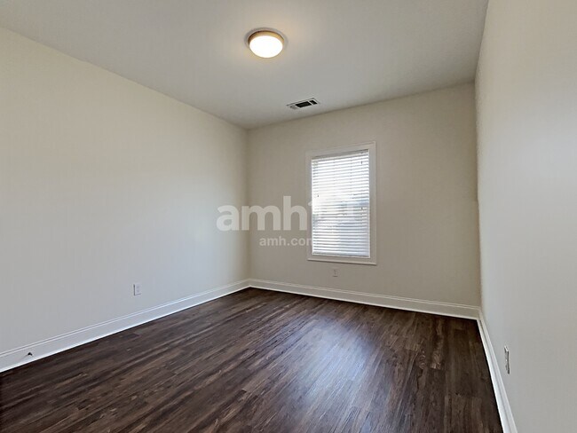 Building Photo - 5760 Arbor Green Cir