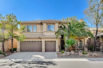 Building Photo - 5 BDR/ 4.5 BTH, Triple Master Home including pool & spa!