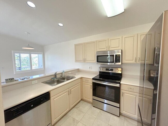 Building Photo - 92-1459-1459 Aliinui Dr
