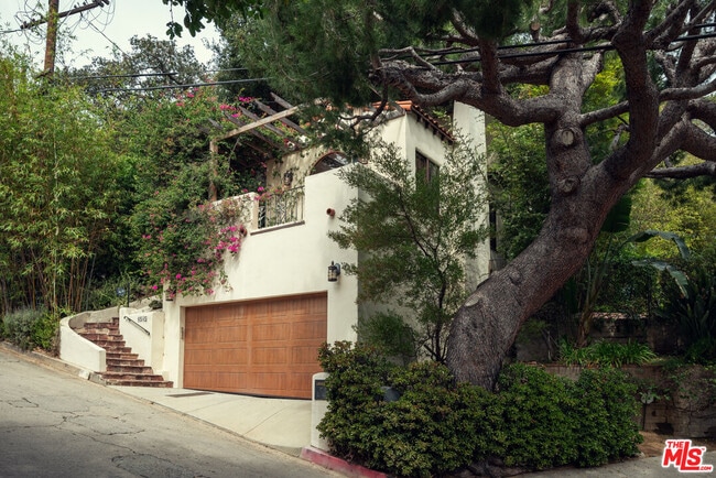 Building Photo - 8515 Ridpath Dr