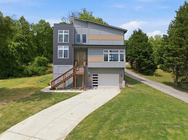 Building Photo - 4107 Danforth Rd SW