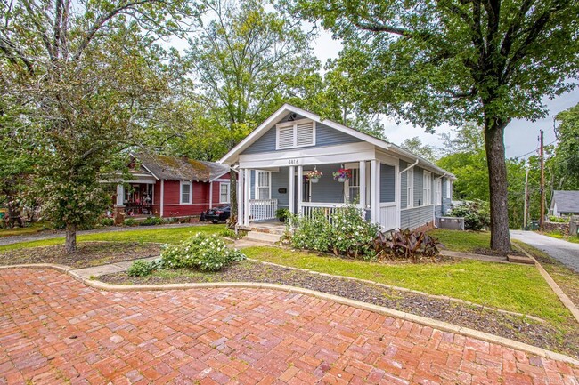 Building Photo - 4816 Kenyon Dr
