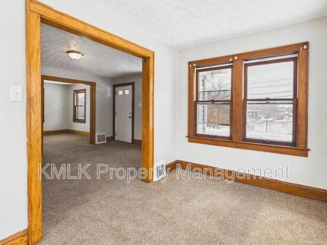 Building Photo - 806 Crouse St