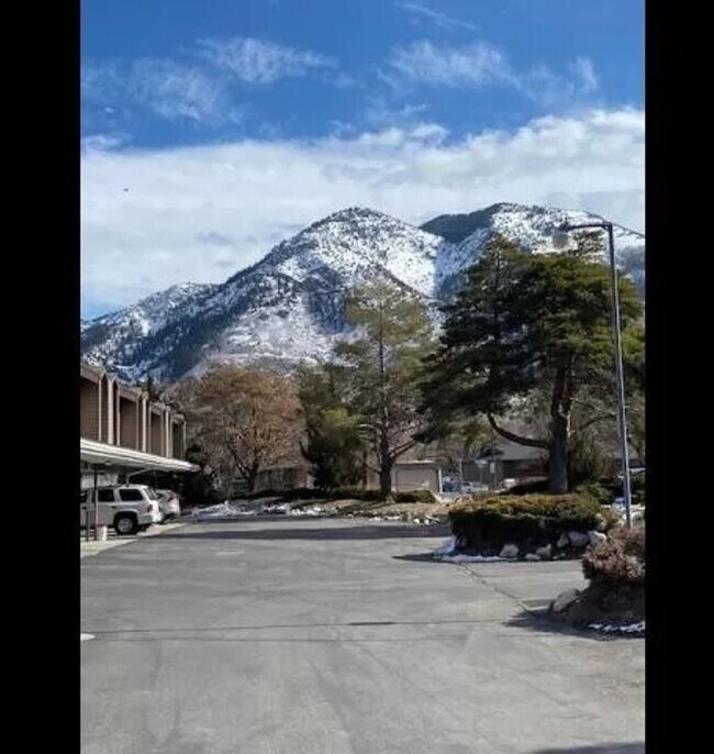 Building Photo - 3 Weeks Rent Free! 2 Bed 1 Bath Condo for ...