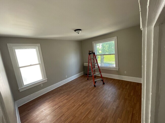 Building Photo - 305 Harrison Ave
