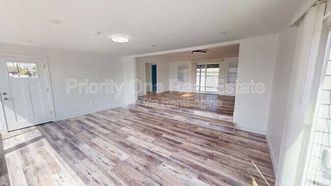 Building Photo - 3840 Alameda Way