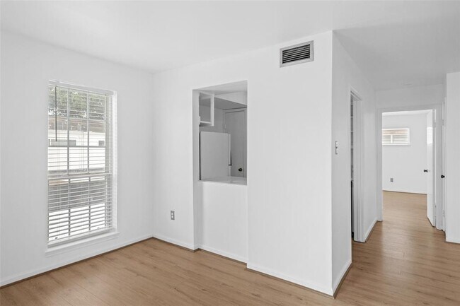 Building Photo - 6410 Del Monte Dr