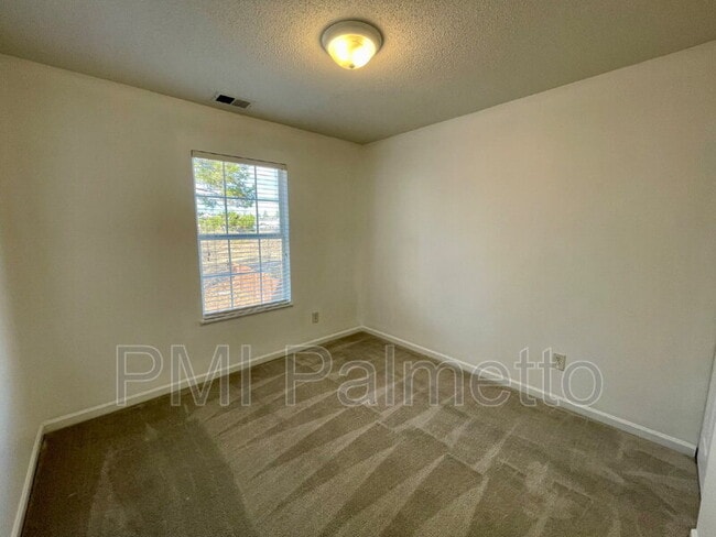 Building Photo - 944 Schofield Ln