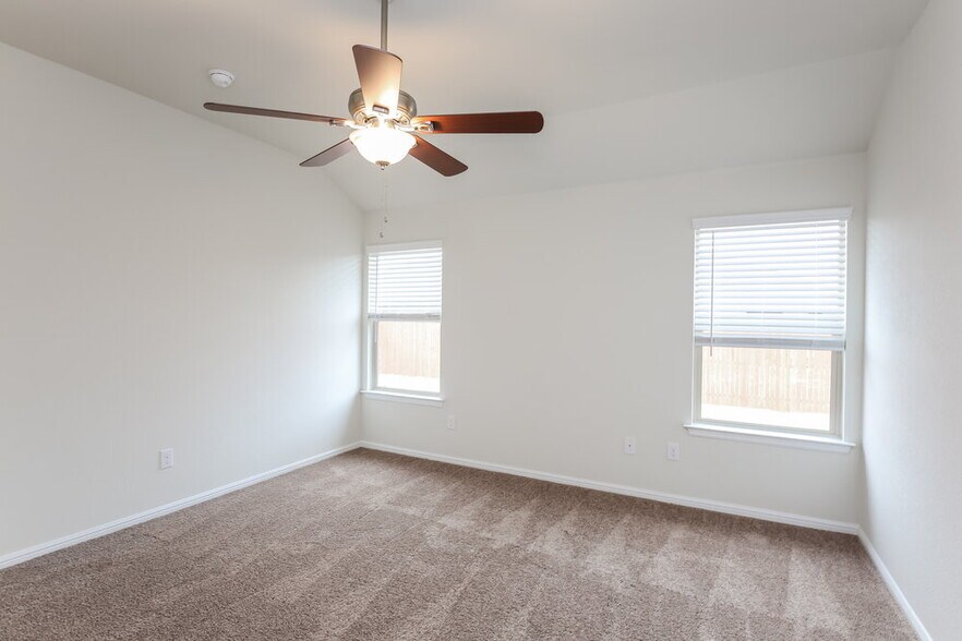 Building Photo - 829 Walls Blvd