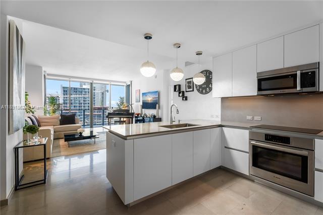 Building Photo - 68 SE 6th St