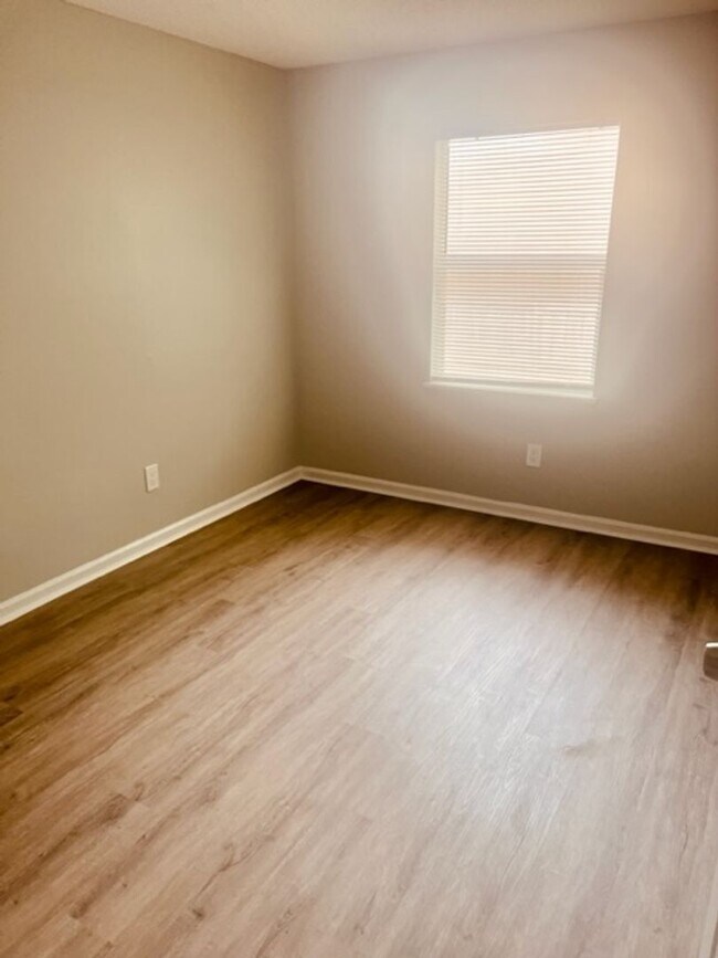 Building Photo - 3 BR/2BA | Newly Renovated Single Family Home | 1-Car Covered Parking | Front yard!