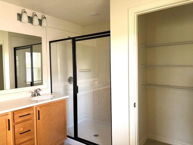 Building Photo - 9151 Oscraft Dr