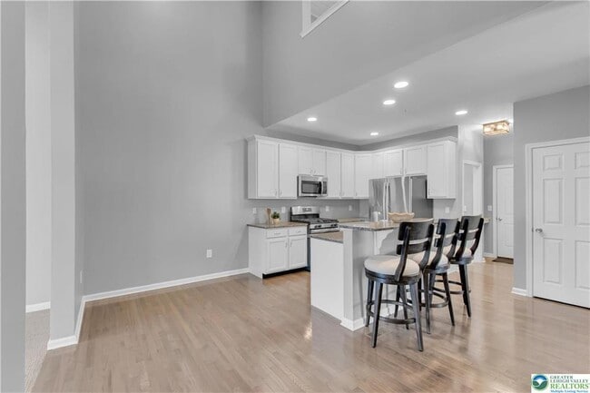 Building Photo - 4487 Cottonwood Dr