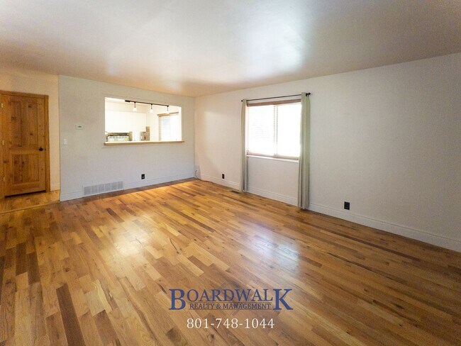 Building Photo - 1781 Lincoln Ln