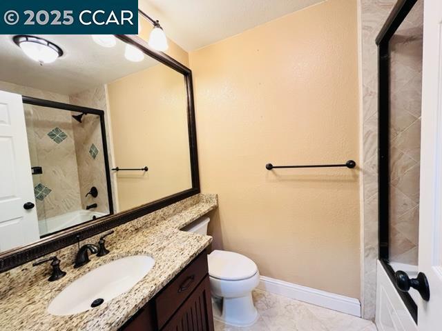 Building Photo - 3046 Lakemont Dr