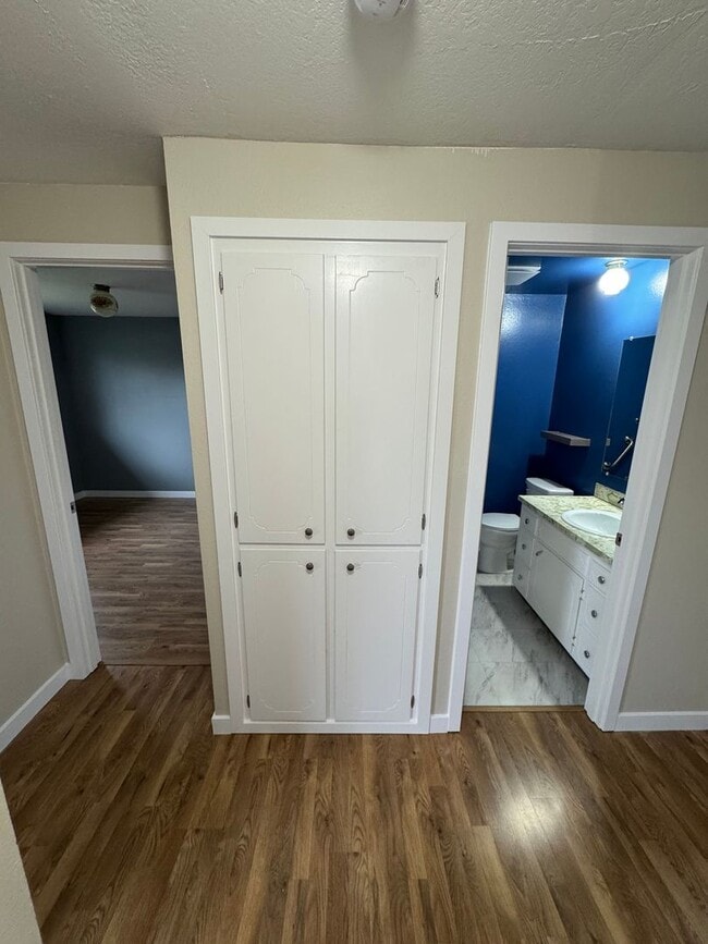 Building Photo - Charming 3 Bed / 2 Bath Ranch on Large Lot – Cul-de-Sac Location – $2,495/mo