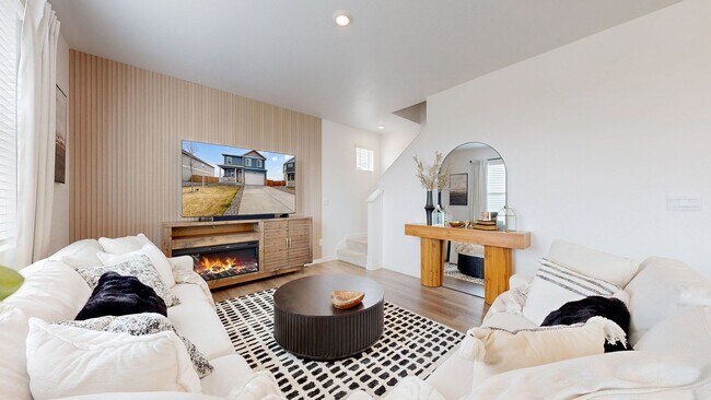 Building Photo - Like New Home W/ 3 Bed, Office, & Loft