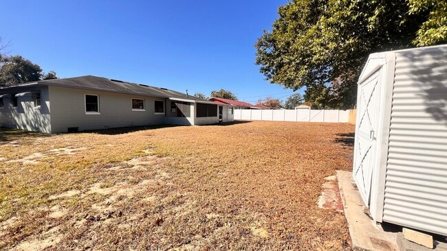 Building Photo - Charming 2-Bed Retreat in the Heart of Mount Dora! PRIME LOCATION! DONT MISS OUT!