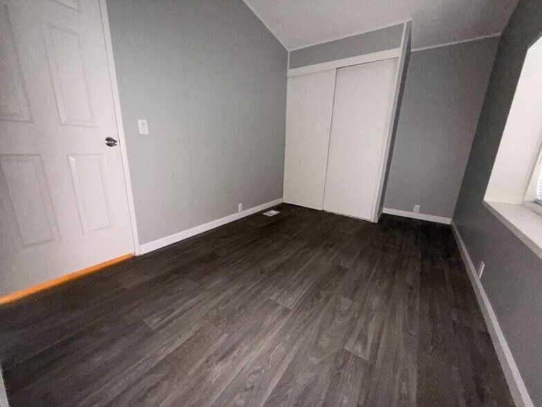 Building Photo - 3601 E Wyoming Ave