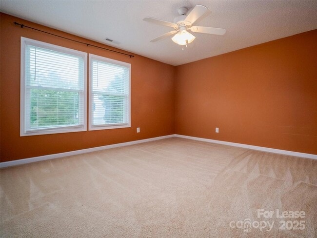 Building Photo - 910 Torsion Lane