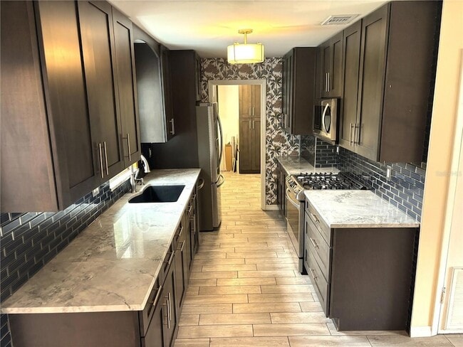 Building Photo - 668 Georgia Ave