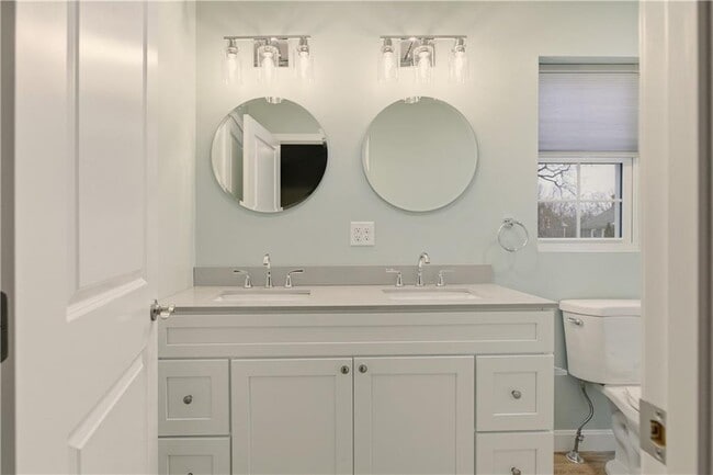 Building Photo - 47 Windsor Rd