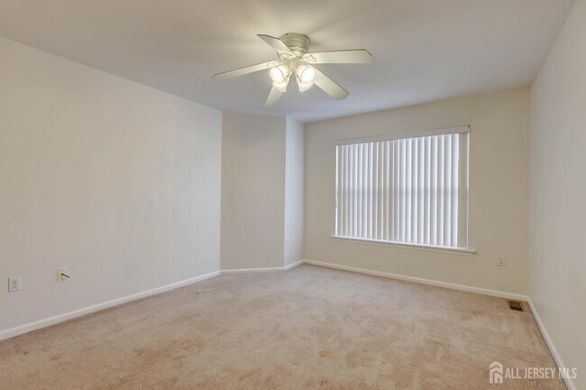 Building Photo - 100 Forest Dr