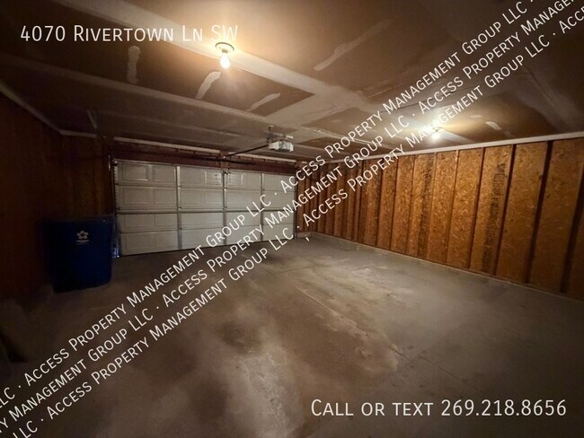 Building Photo - 4070 Rivertown Ln SW
