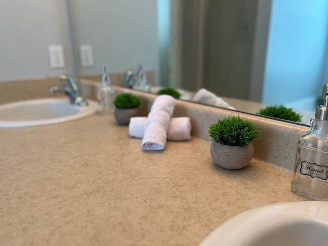 Building Photo - 182 Aquinnah Dr