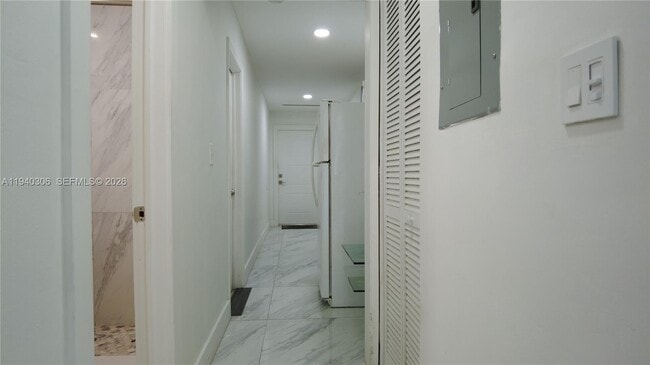 Building Photo - 2741 SW 67th Ave